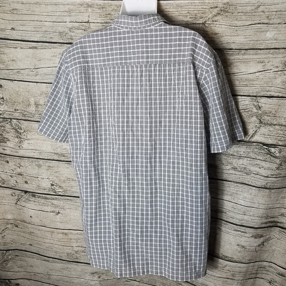 Quiksilver Short Sleeve Shirt Size XL.Pit to pit approx: 24 inches Right sho - Picture 3 of 6